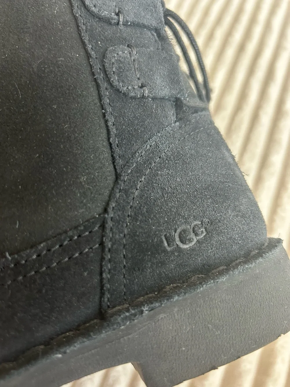 UGG Naiyah Black Suede Shearling-Lined Ankle Boots Lace Up Back Tie Sz 6
